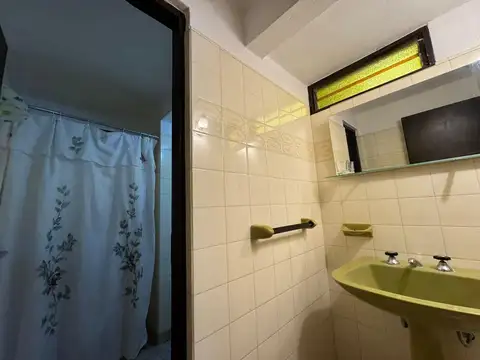 Alameda 213 entre Avenida Buenos Aires y Calle 304. al 300