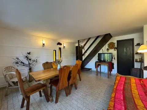 Alameda 213 entre Avenida Buenos Aires y Calle 304. al 300