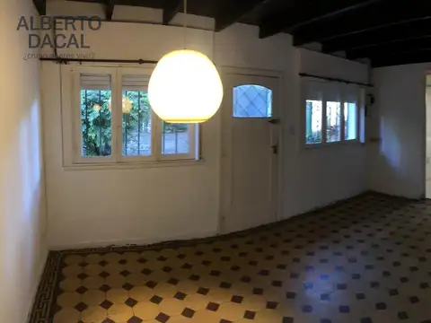 Casa 6 ambientes con 2 baños