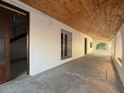 Casa 4 ambientes con 1 baño