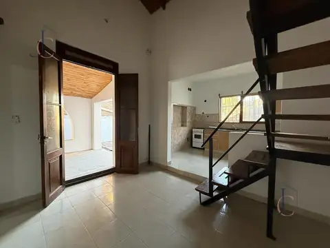 Casa 4 ambientes en lote propio en Castelar Norte