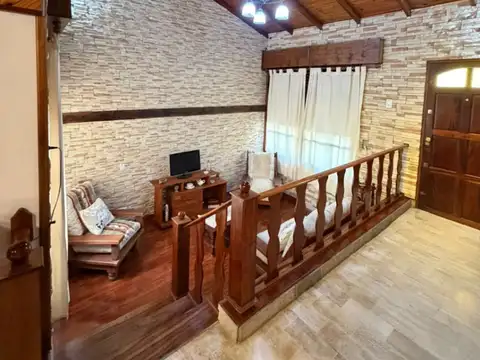 Casa 6 ambientes con 2 baños
