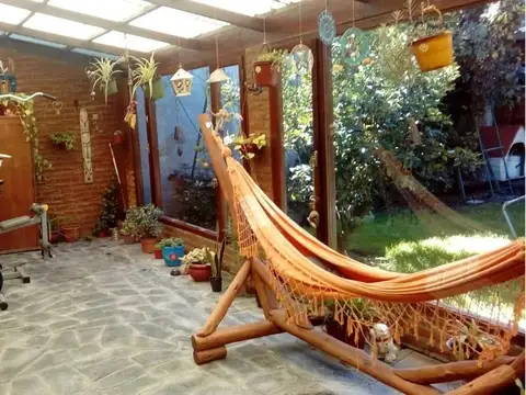 Casa en Venta con 3 cocheras