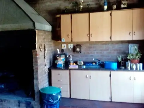 Venta Casa 3 Amb con garage y quincho Aeroparque