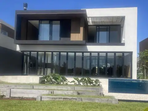 Venta casa 7 amb al Rio en El Yacht, Nordelta, Tigre