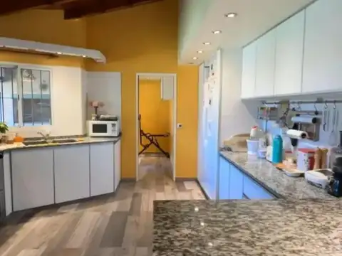 Casa en La bota - Benavidez.