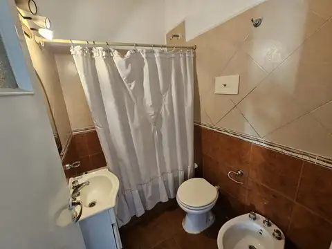 Departamento 2 ambientes c/Dependencia de servicio en zona Centro