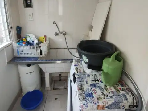 CASA AMERICANA EN VENTA CON DEPARTAMENTO