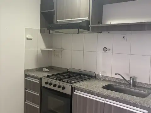 Quirno 100, Piso 1