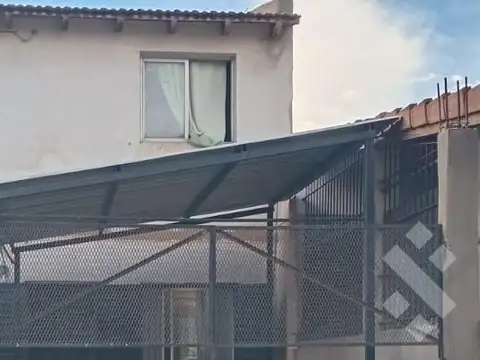 VENTA DUPLEX 4 DORMITORIOS, BARRIO VILLARINO, CIPOLLETTI