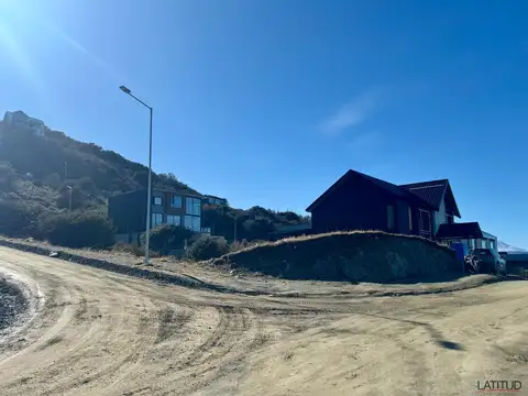 Lote en esquina de 600 m² con vista al Canal Beagle – Costa Susana