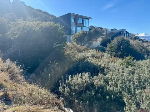 Lote en esquina de 600 m² con vista al Canal Beagle – Costa Susana