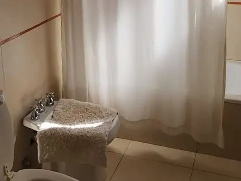 Casa en venta de 2 dormis en Villa Castells