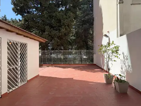 VENTA DEPTARTAMENTO 4 AMB C/ COCHERA Y PATIO.  CABALLITO