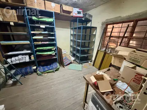 CASA CON LOCAL A RECICLAR EN PARQUE CHAS