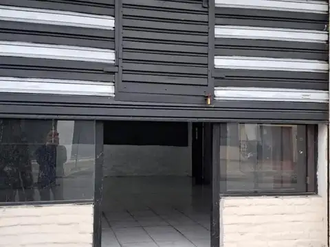 Local en Alquiler en Villa Dominico, $ 390.000