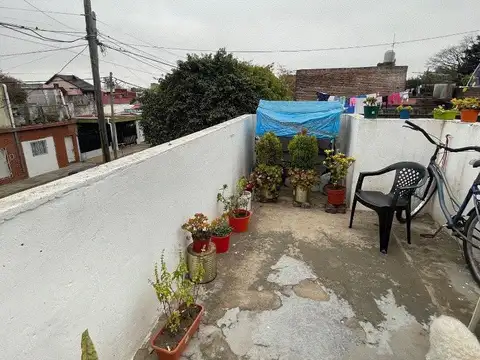 Depto Tipo Casa 2 ambientes con 1 baño