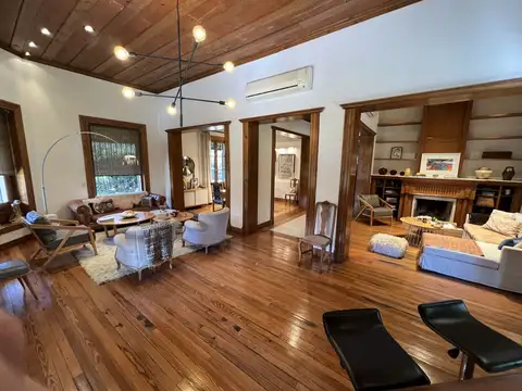 Casa 7 ambientes con 4 baños