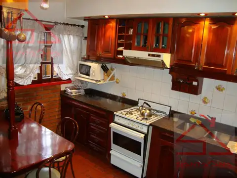 Casa 4 ambientes con 1 baño