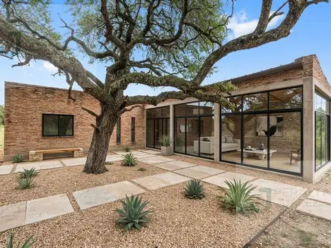 Casa con quincho a terminar en VENTA EN LA MANSA