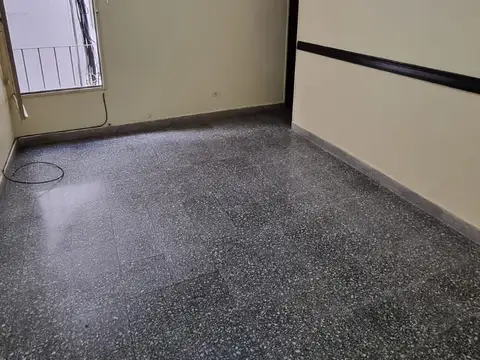 Excelente dto de 2 amb en pleno centro comercial de villa del parque 