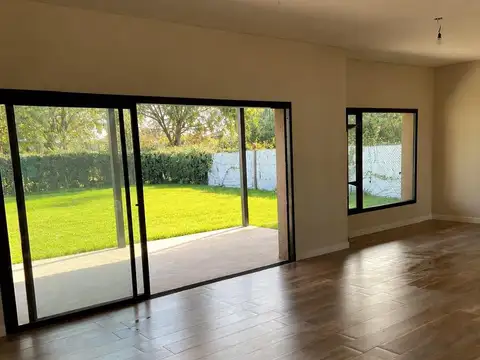 VENTA CASA ESTRENAR  FUNES CITY