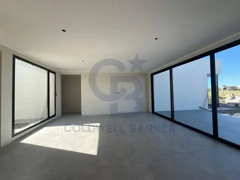 Casa 5 ambientes con 2 baños