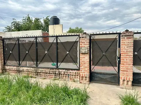 CASA 4 AMBIENTES EN VENTA EN EZEIZA SPEGAZZINI 