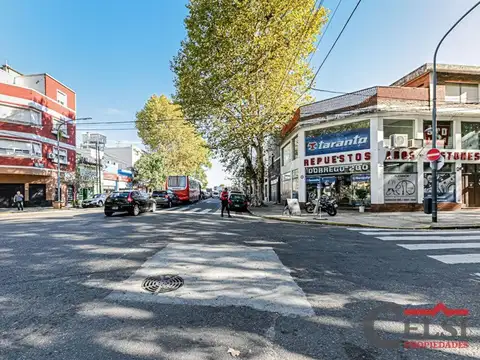 Avenida Dorrego 200, Piso Loc