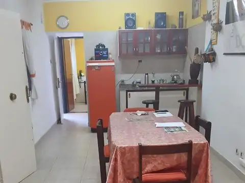 Casa en Alquiler en Lisandro De La Torre, $ 800.000