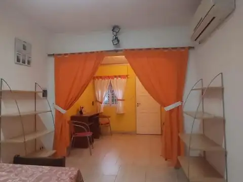 Casa 2 ambientes con 2 baños