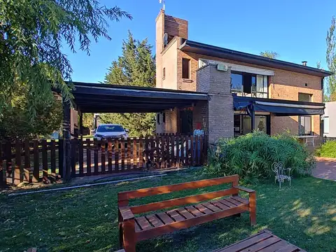 Casa en Alquiler en Puerto Roldan, USD 2.200