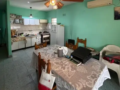 Casa 3 ambientes con 1 baño