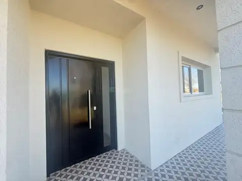Casa en Venta en Pilar del Este - San Ramon, USD 198.000