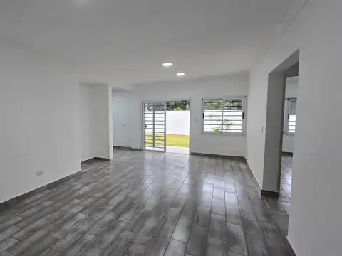 Casa 3 ambientes con 2 baños
