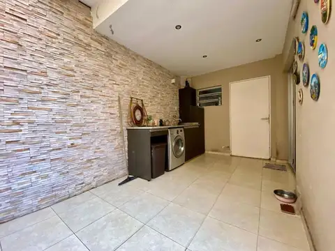 VENTA CASA DE DOS PLANTAS DOBLE GARAGE Y PISCINA