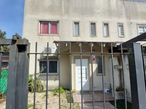 Casa - Venta - Argentina, Villa Elisa - Calle 14 entre 420 y 421