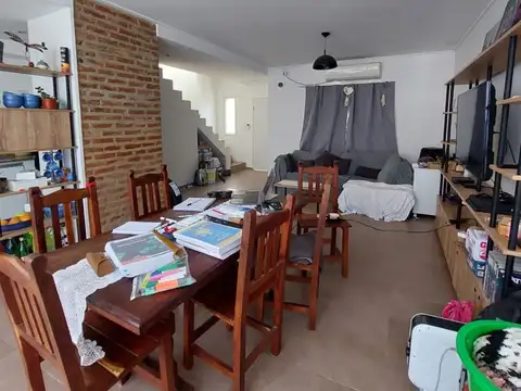 Casa 3 ambientes con 2 baños