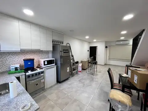 Depto Tipo Casa 3 ambientes con 2 baños
