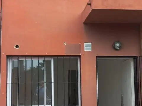 3 De Febrero 183 , Piso PB