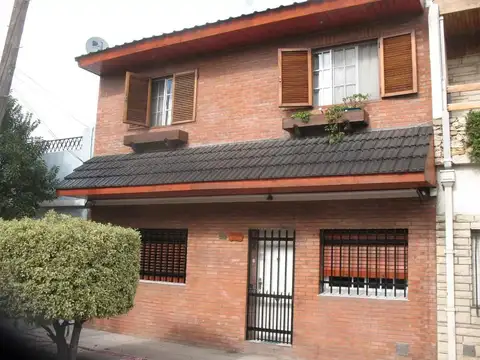 GRAN OPORTUNIDAD CASA 4 AMBIENTES ESCUCHA OFERTA