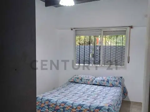 Casa 2 ambientes con 1 baño