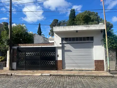 CASA CON LOCAL EN VENTA ZONA WARD,   LOTE PROPIO  , IDEAL REFACCIONAR