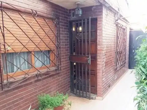 Avenida Castañares 5400, Piso 0