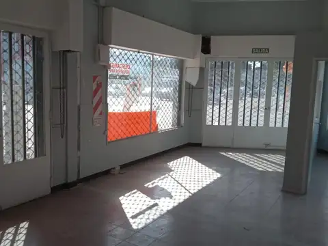 Avda. Hipolito Irigoyen 1512