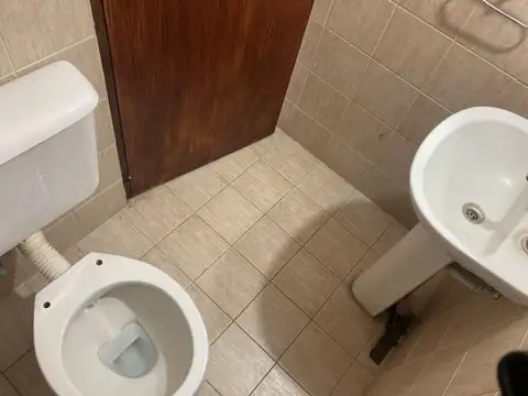 ROLDÁN- LOCAL URBANO CON BAÑO