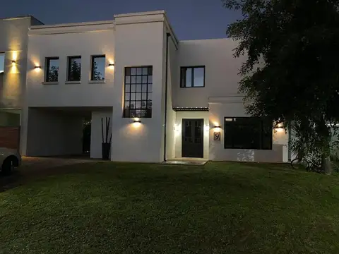 Casa en Venta con cochera