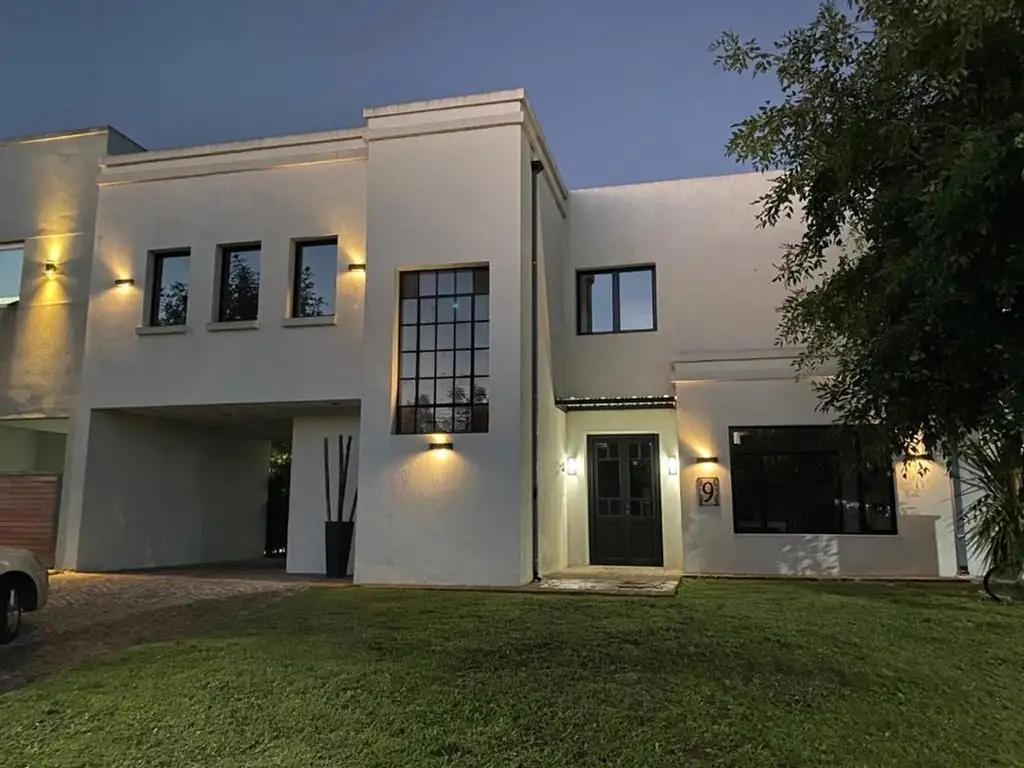 Casa en Venta con cochera
