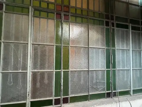 Casa 8 ambientes con 1 baño