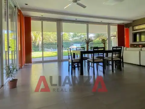 Casa 4 ambientes con 3 baños
